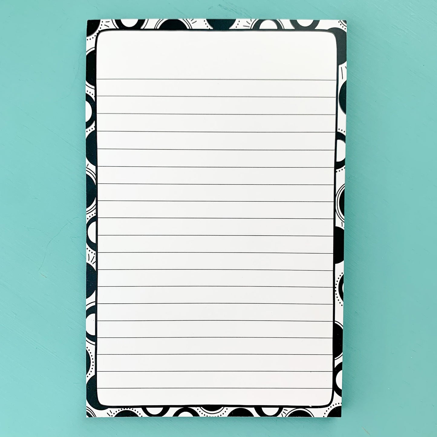 Mega B/W Dot Border — Notepad